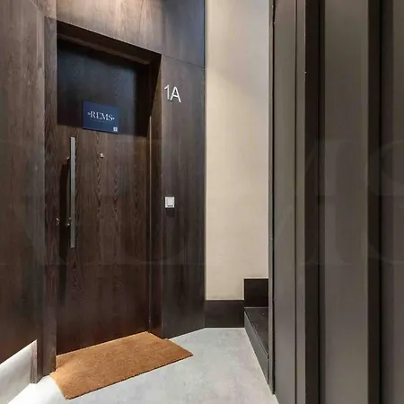 Apartment Eclectic & Elegant By Rems Malaga